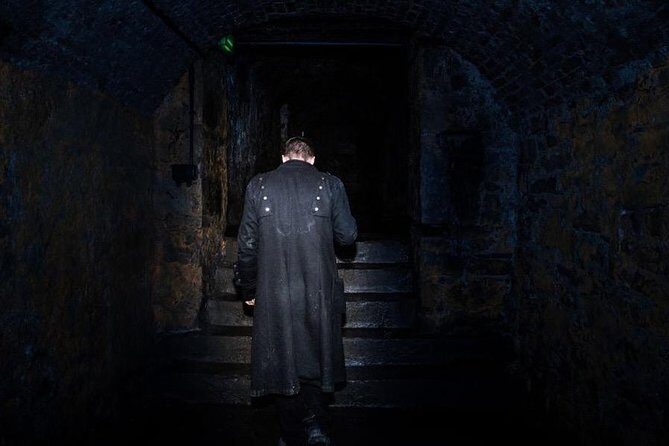Terror Walking Tour in Edinburgh - The dark-history storytelling that keeps it moving