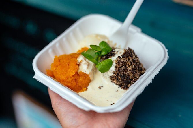 The 10 Tastings of Edinburgh With Locals: Private Food Tour - What those Scottish tastings tend to look like
