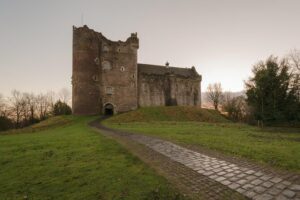 The Outlander 1 Day Experience - Culross and the Mercat Cross: Outlander scenes meet real town drama